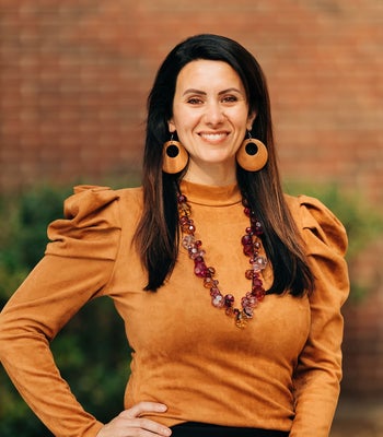 Portrait of Tabee Raines, REALTOR®, GRI.