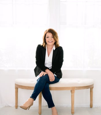 Portrait of Sandra Hybner, REALTOR®.