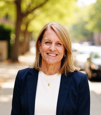 Portrait of Katie Kaufmann, Broker Associate.
