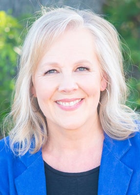 Portrait of Jennifer Lind, REALTOR®
