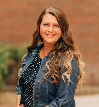 Portrait of Tori Vendola, Broker Associate