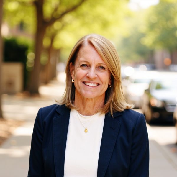 Katie Kaufmann, Broker Associate